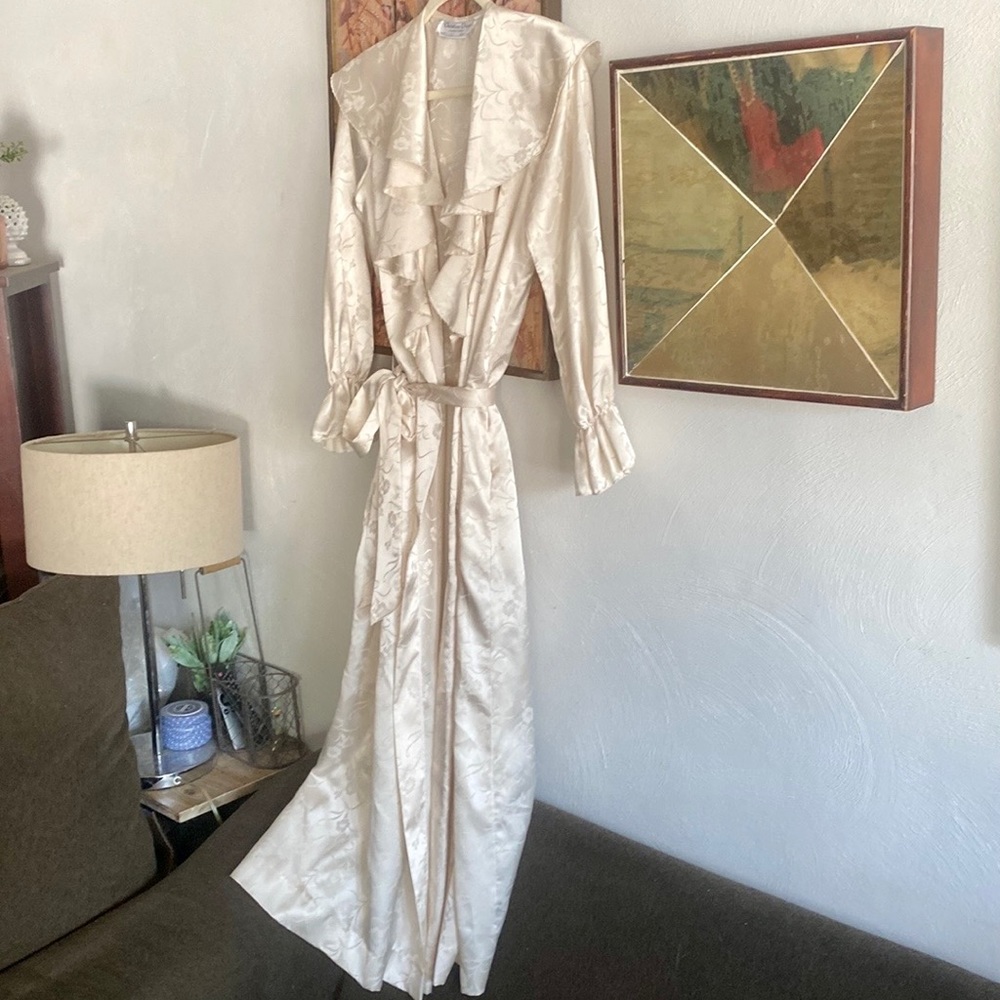 VINTAGE DIOR WEDDING ROBE - Picture 14 of 14